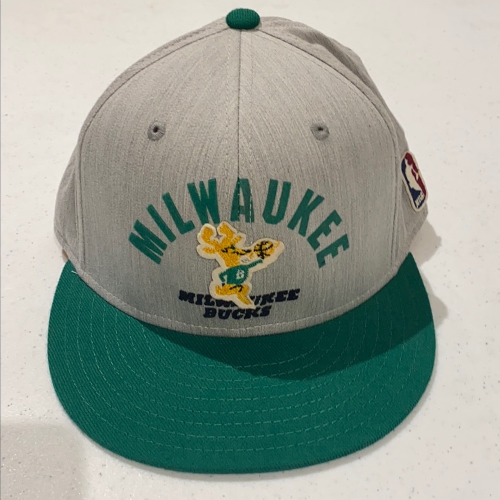 Milwaukee Bucks Adidas Fitted L/XL Hat